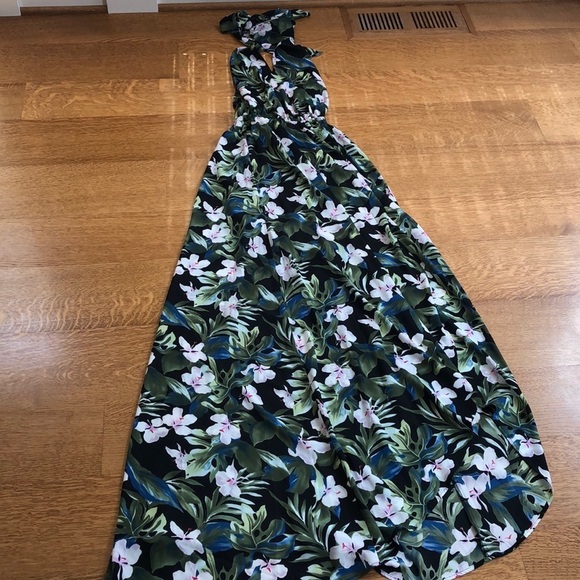Show Me Your MuMu Dresses & Skirts - NWT Show Me Your Mumu Tropical Floral Halter Maxi Dress